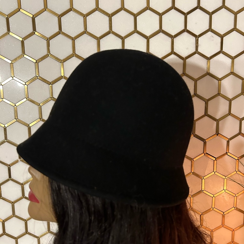 Classy Wool Hat - Picture 3 of 5